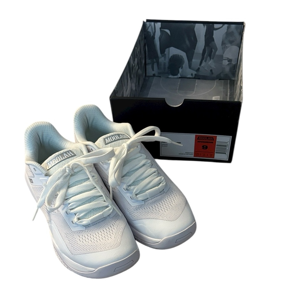 Moolah Neovolt Low Basketball Sneakers